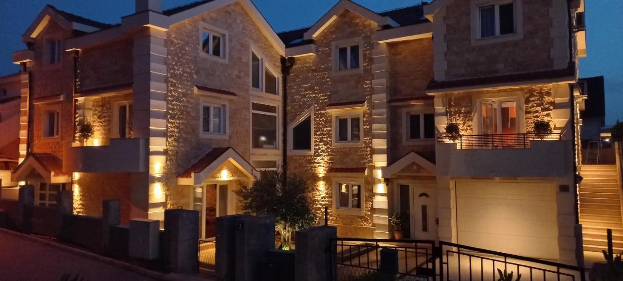 42° North Apartments Tivat Exterior photo