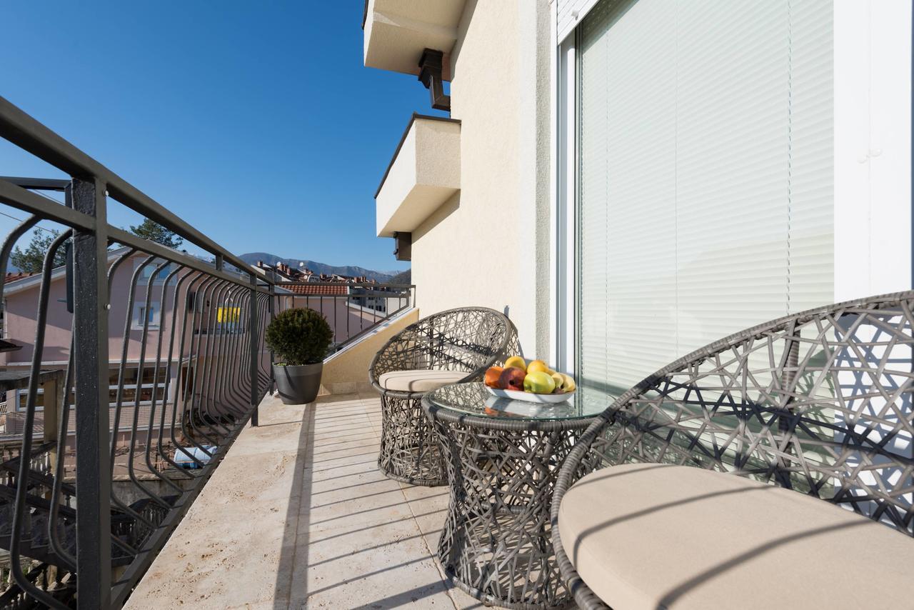 42° North Apartments Tivat Exterior photo