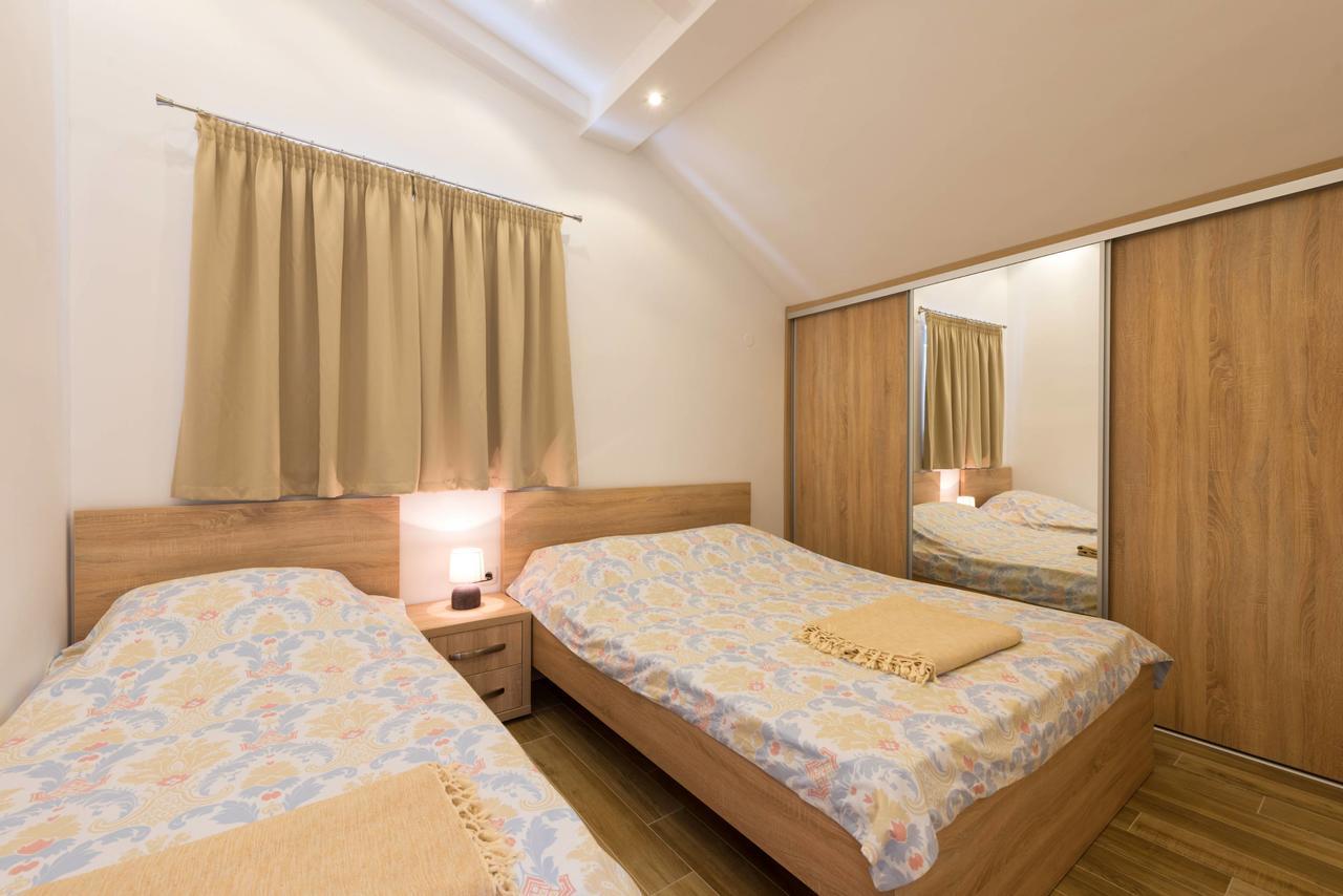42° North Apartments Tivat Exterior photo
